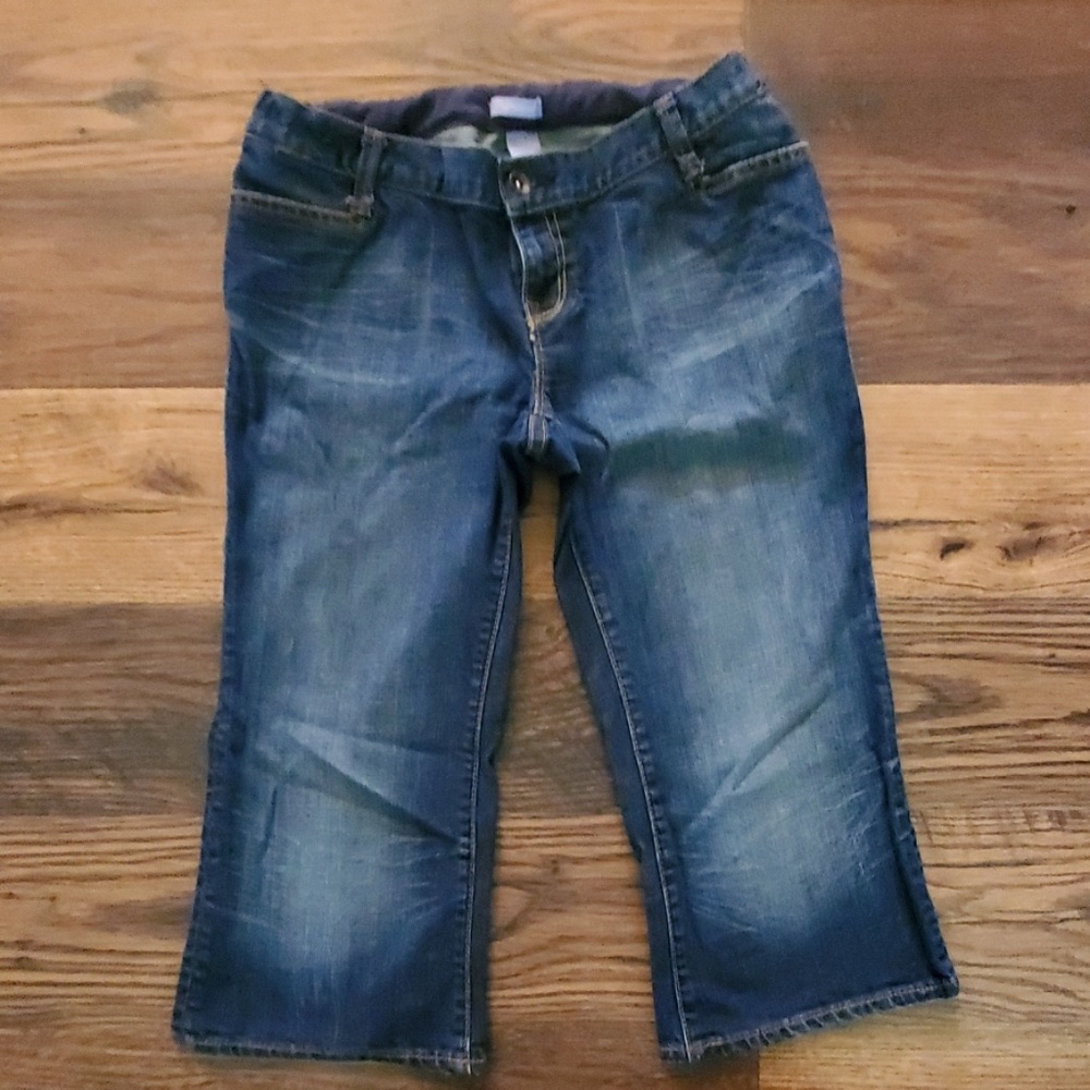 Maternity capris